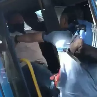 Vídeo: briga em ônibus que viralizou na internet ocorreu em Belo Horizonte